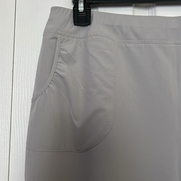 NWT Zenergy Workout Capri - Picture 2 of 5